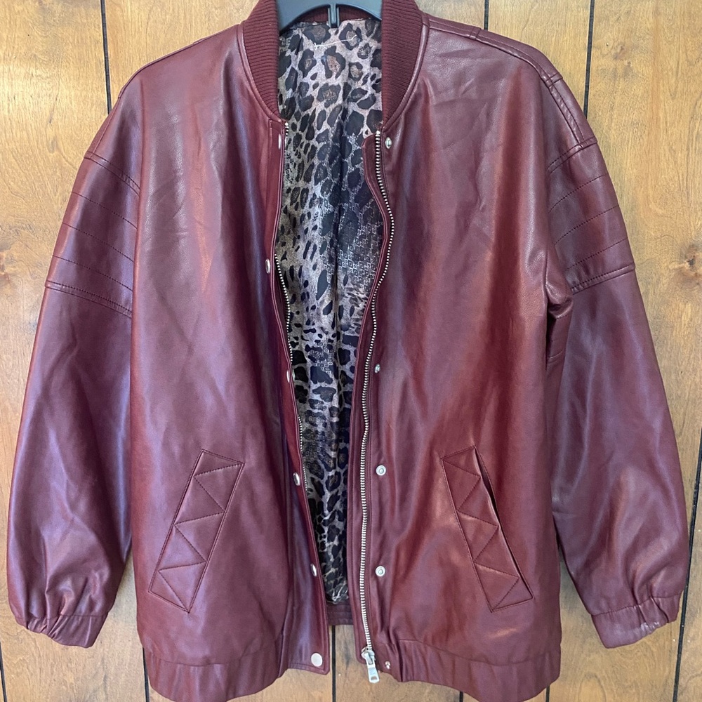 Source Unknown Burgundy Faux Leather Bomber Jacket with Leopard Lining